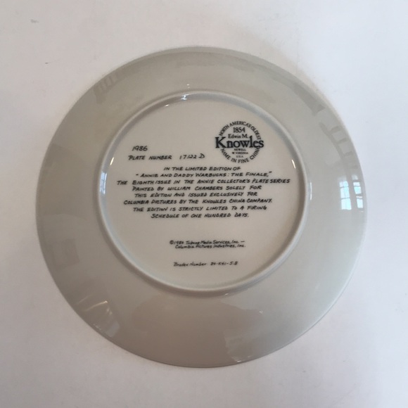 “Annie and Daddy Warbucks: The Finale” collectable plate - Picture 5 of 6